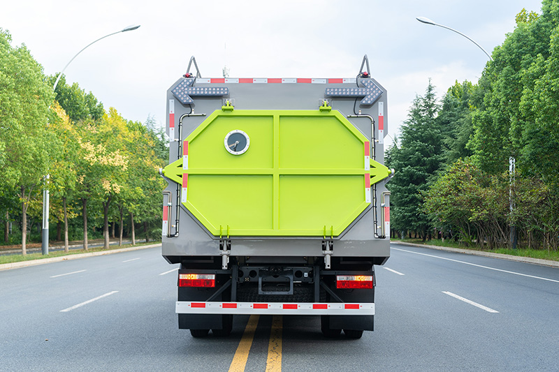 真空负压吸尘车